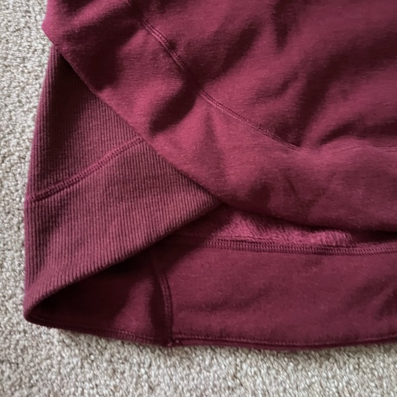 Oversized maroon hoodie in fantastic condition. - Picture 6 of 8